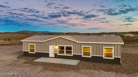 23381 N Jester Track Dr, Paulden, AZ 86334