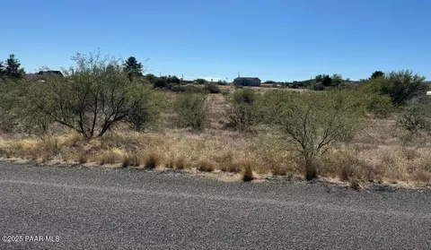 19859 E Prickly Pear Dr, Mayer, AZ 86333