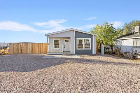 375 W Venice Way, Paulden, AZ 86334