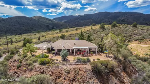 9295 E Shirley Ln, Dewey-humboldt, AZ 86327