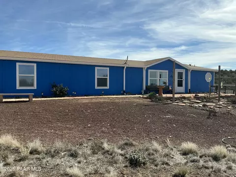 1505 W Bernadines Way, Ash Fork, AZ 86320