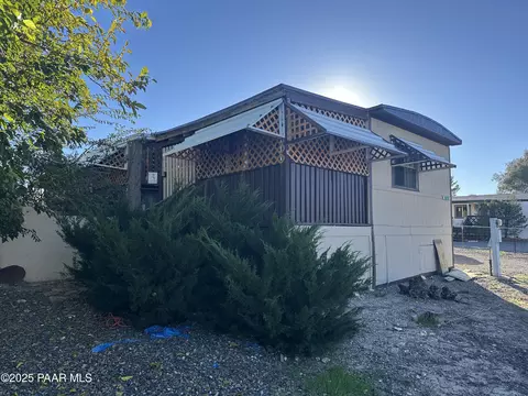 20765 E Larry Ln, Mayer, AZ 86333