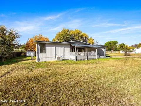 18278 S Henley Ave, Peeples Valley, AZ 86332