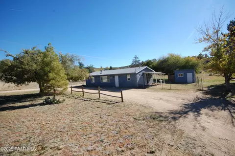 9025 S Steven Trl, Wilhoit, AZ 86332
