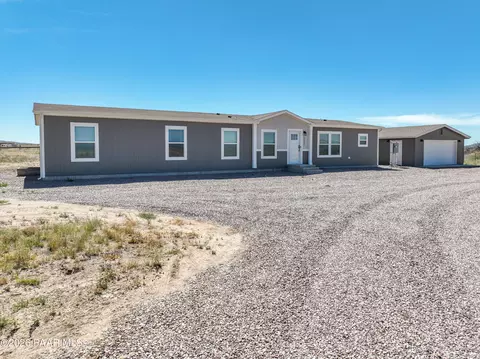 26827 N Chicory Way, Paulden, AZ 86334