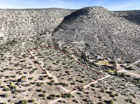000 W Mystic Mesa Dr, Paulden, AZ 86334
