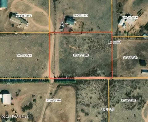 25000 N Big Springs Ranch Rd, Paulden, AZ 86334