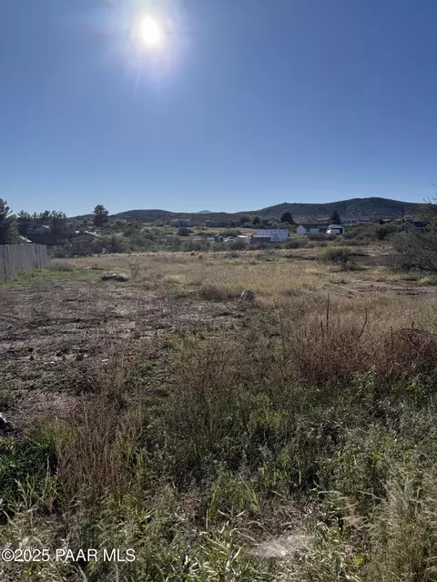 19931 E Ocotillo Dr, Mayer, AZ 86333