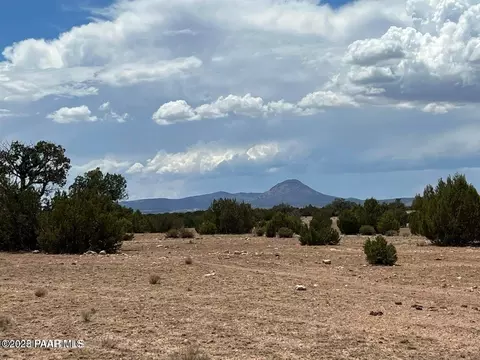 10 NW Chain Ranch Rd, Ash Fork, AZ 86320 photo 5