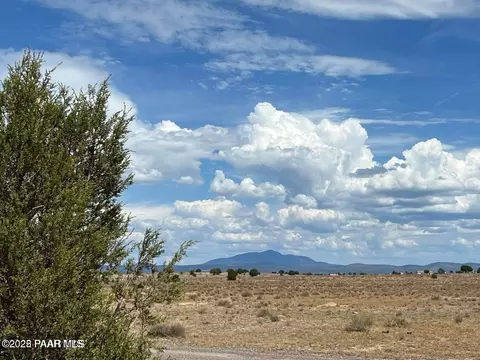 10 NW Chain Ranch Rd, Ash Fork, AZ 86320 photo 4