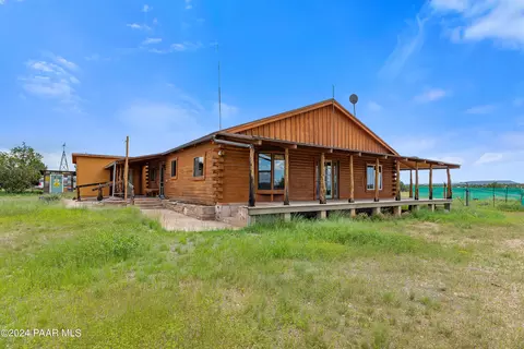 9797 W Rocky Rabbit Rd, Ash Fork, AZ 86320