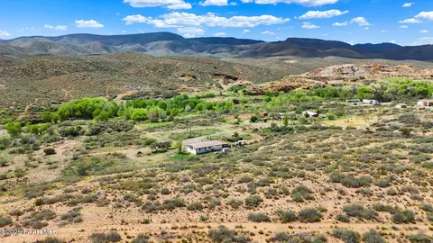 11809 E Hackberry Mine Rd, Mayer, AZ 86333 photo 2