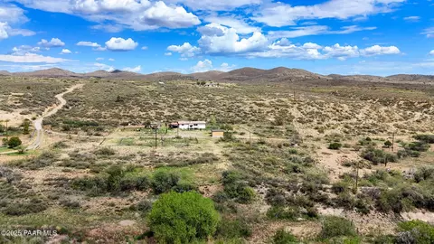 11809 E Hackberry Mine Rd, Mayer, AZ 86333 photo 8