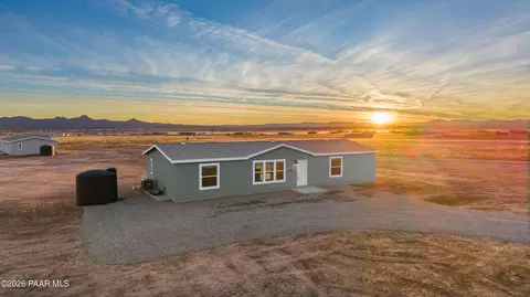 3311 W Cherry Blossom Ln, Paulden, AZ 86334