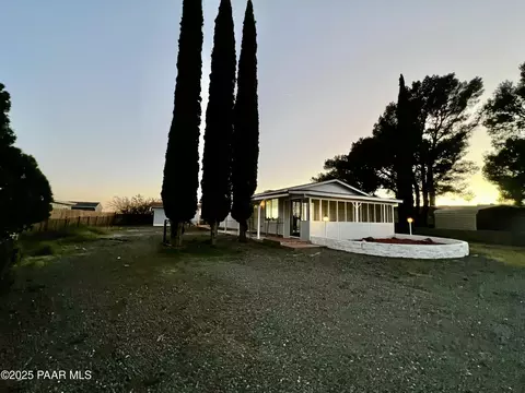 17051 E Panorama Dr, Mayer, AZ 86333
