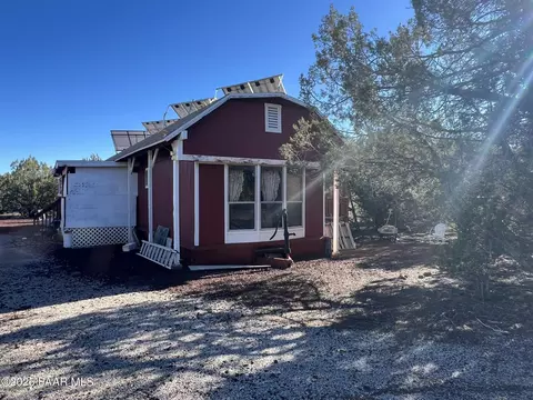 32425 W Our St, Seligman, AZ 86337