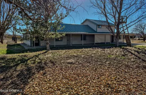 125 E Harpson Trl, Paulden, AZ 86334 photo 2