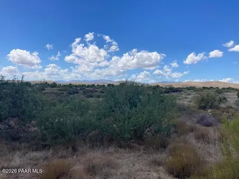 15501 S Red Rock Ln, Mayer, AZ 86333