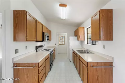 Kitchen - 20056 E Tonelea Trl, Mayer, AZ 86333 photo 1 of 1