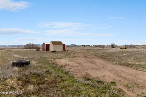 25550 N Leonora Ln, Paulden, AZ 86334