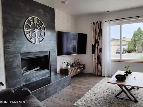 Living - 11040 Singletree Trl, Dewey, AZ 86327 photo 2 of 3