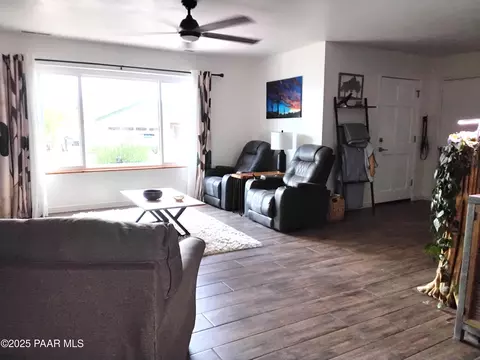 Living - 11040 Singletree Trl, Dewey, AZ 86327 photo 3 of 3