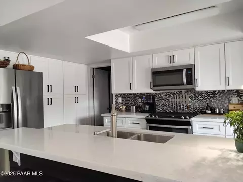 Kitchen - 11040 Singletree Trl, Dewey, AZ 86327 photo 3 of 3