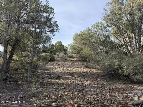 66 Howling Wolf Rd # B, Ash Fork, AZ 86320