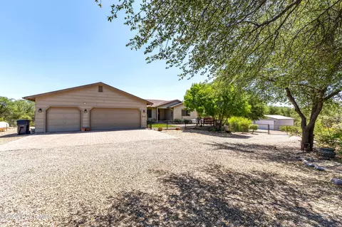 8237 N Red Oak Rd, Prescott, AZ 86305