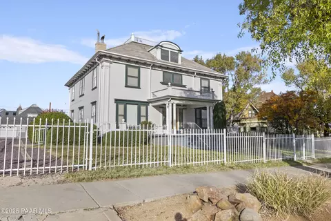 128 N Mount Vernon Ave, Prescott, AZ 86301