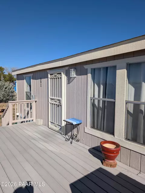391 Lobo Ln, Chino Valley, AZ 86323