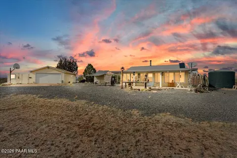 44044 N Haywire Rd, Ash Fork, AZ 86320