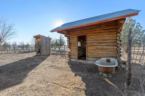 Bath - 685 W Iris Rd, Paulden, AZ 86334 photo 4 of 4