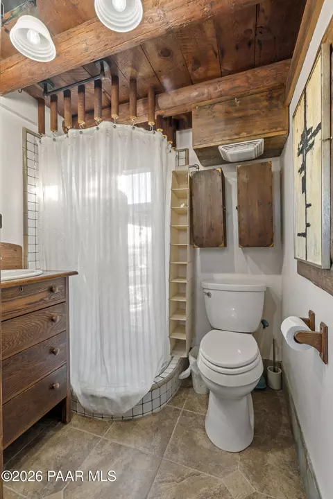 Bath - 685 W Iris Rd, Paulden, AZ 86334 photo 3 of 4