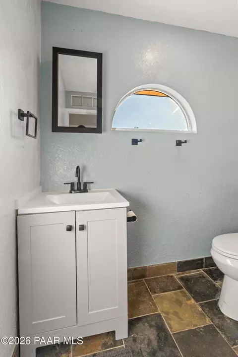 Bath - 685 W Iris Rd, Paulden, AZ 86334 photo 1 of 4
