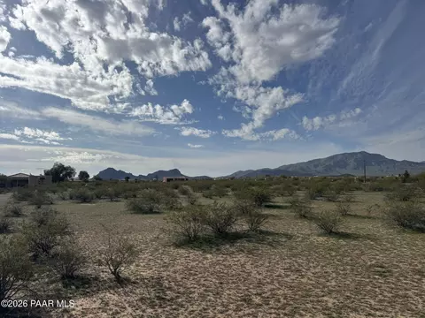 Xx00 N Eagle Eye Road, Aguila, AZ 85320