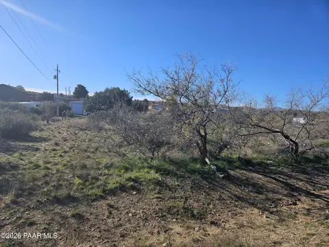 16219 S Cordes Lakes Dr, Mayer, AZ 86333