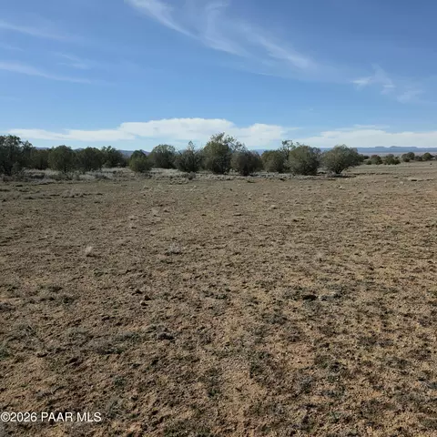 40-001 S N Bella Vista Ln, Paulden, AZ 86334