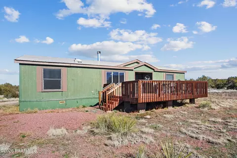 38236 W Howling Coyote Rd, Seligman, AZ 86337