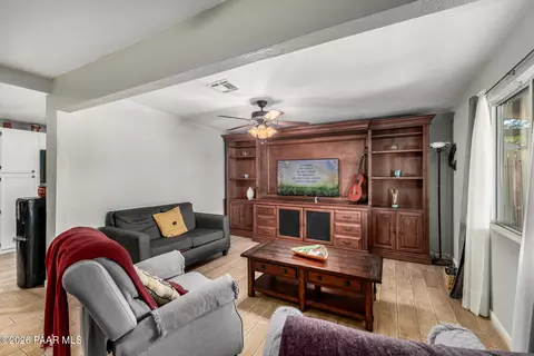 Living - 849 S Coleman, Mesa, AZ 85210 photo 3 of 3