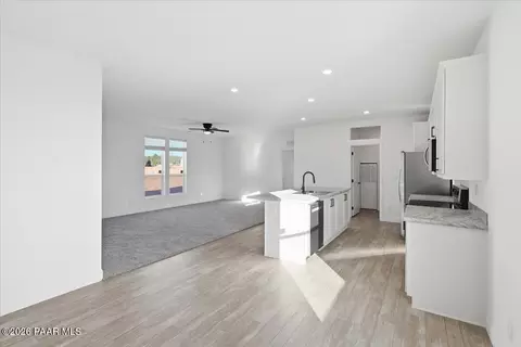 1477 E Whirlpool Dr, Paulden, AZ 86334 photo 4