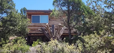 200 Cathedral Vly, Ash Fork, AZ 86320