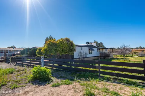20805 E Sierra Dr, Mayer, AZ 86333