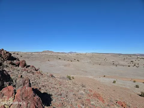 102 W Falcon Flight # C, Ash Fork, AZ 86320