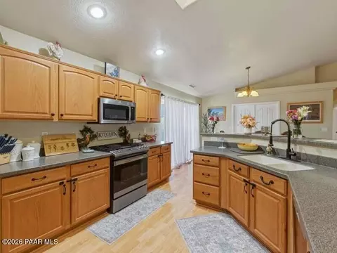 Kitchen - 1680 E Verde Ranch Rd, Paulden, AZ 86334 photo 2 of 3