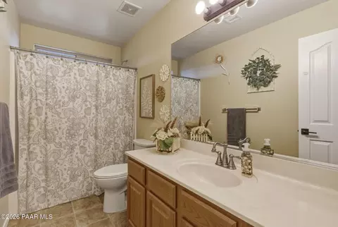 Bath - 1680 E Verde Ranch Rd, Paulden, AZ 86334 photo 2 of 2