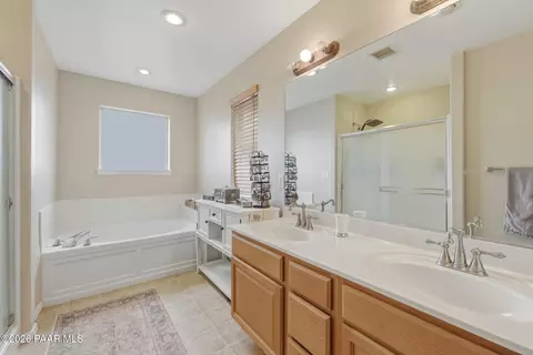 Bath - 1680 E Verde Ranch Rd, Paulden, AZ 86334 photo 1 of 2