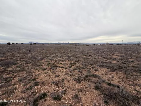 25867 N Robin Dr, Paulden, AZ 86334 photo 15