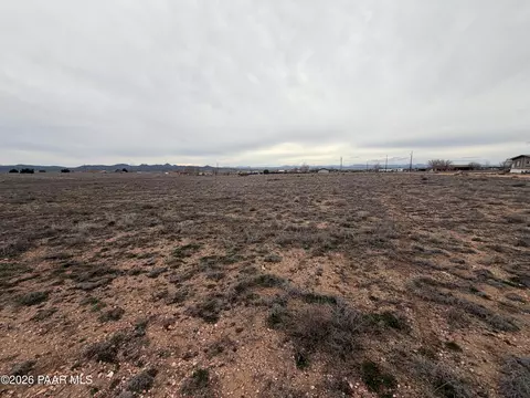25867 N Robin Dr, Paulden, AZ 86334 photo 14