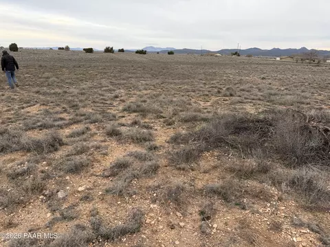 25867 N Robin Dr, Paulden, AZ 86334 photo 6